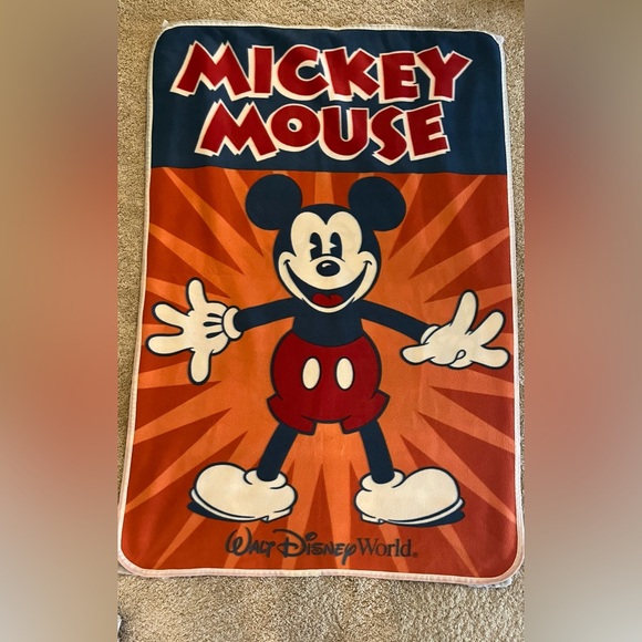 Disney Parks Retro Mickey Mouse Fleece Throw. - Picture 1 of 2